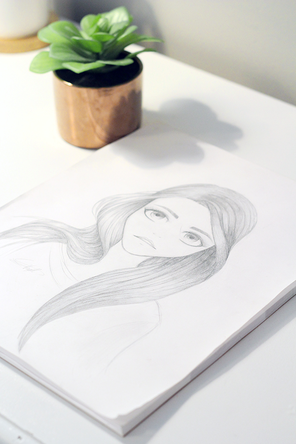 art-drawing-pencil-girl-face-desk-sm