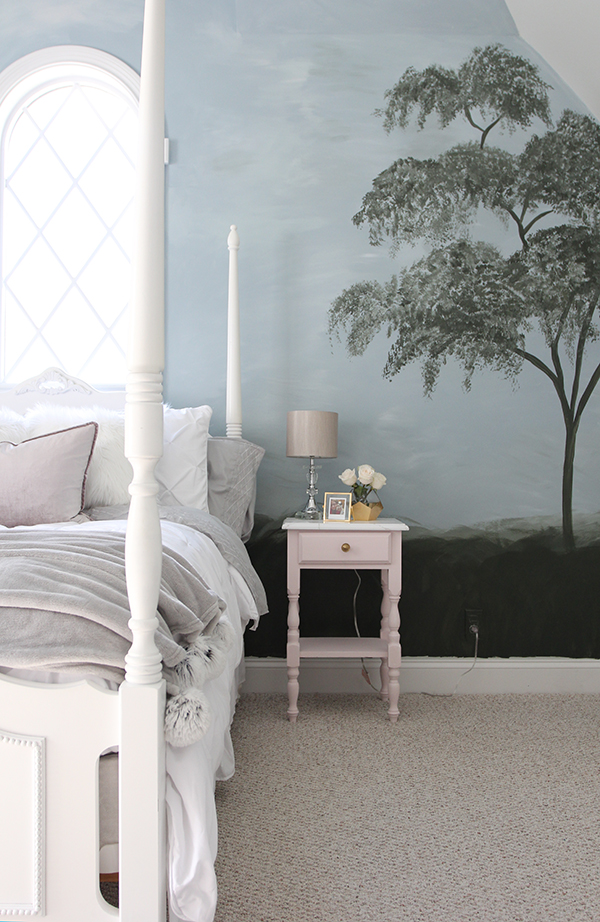 pink-bedside-table-wall-mural-sm