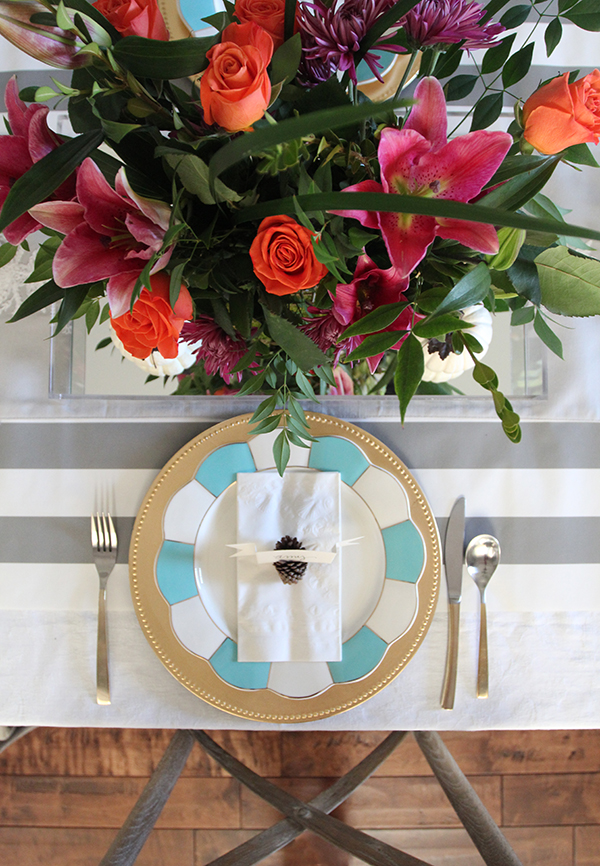 thanksgiving-table-flowers-plate-sm