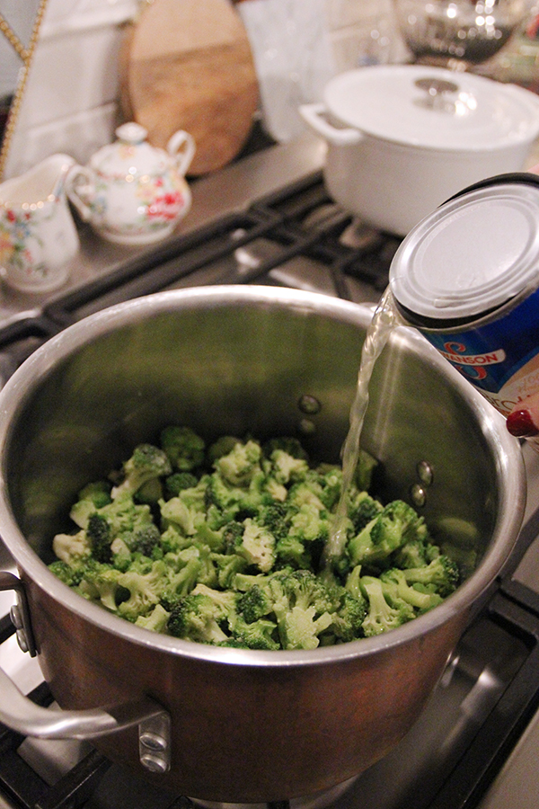 chicken-broth-broccoli-pot-sm