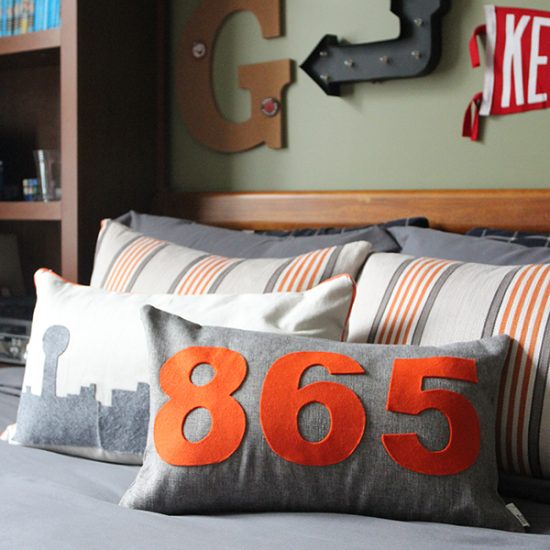 865-pillow-felt-bed-decor-sm