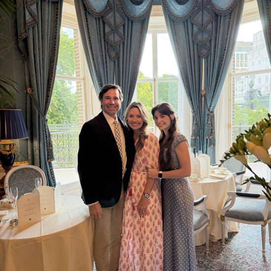 dave-julie-lola-blue-room-sm